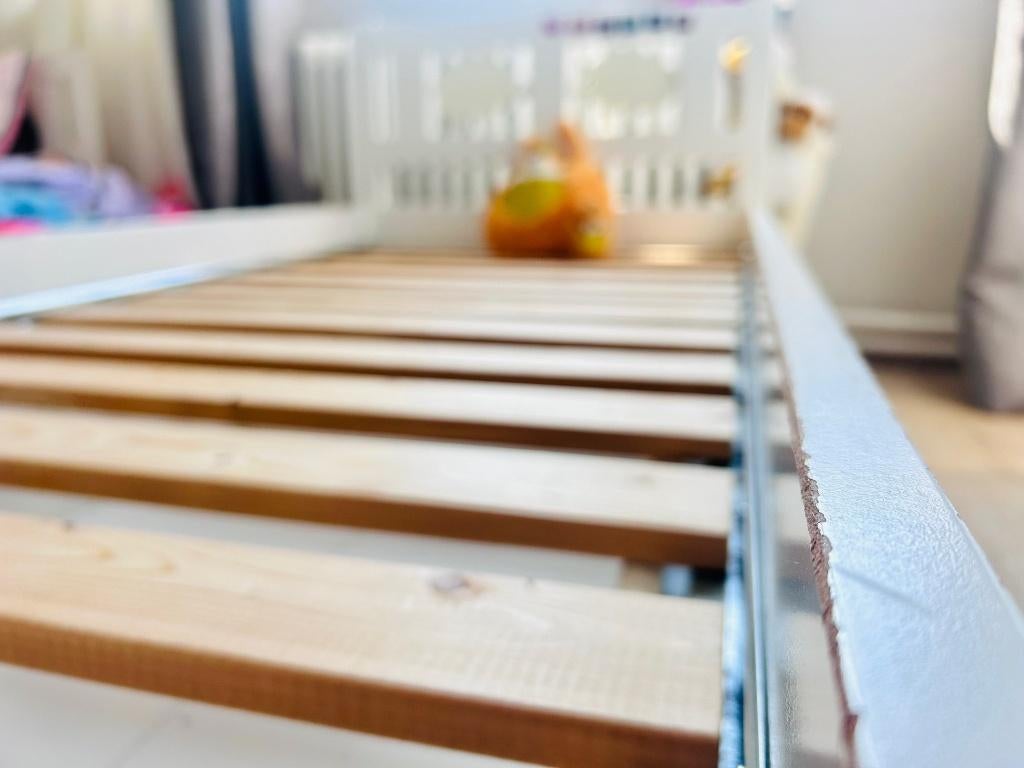 LIT KRITTER Blanc+ matelas+ 1 barrière, Matelas, 70 à 85 cm, Enlèvement, Utilisé