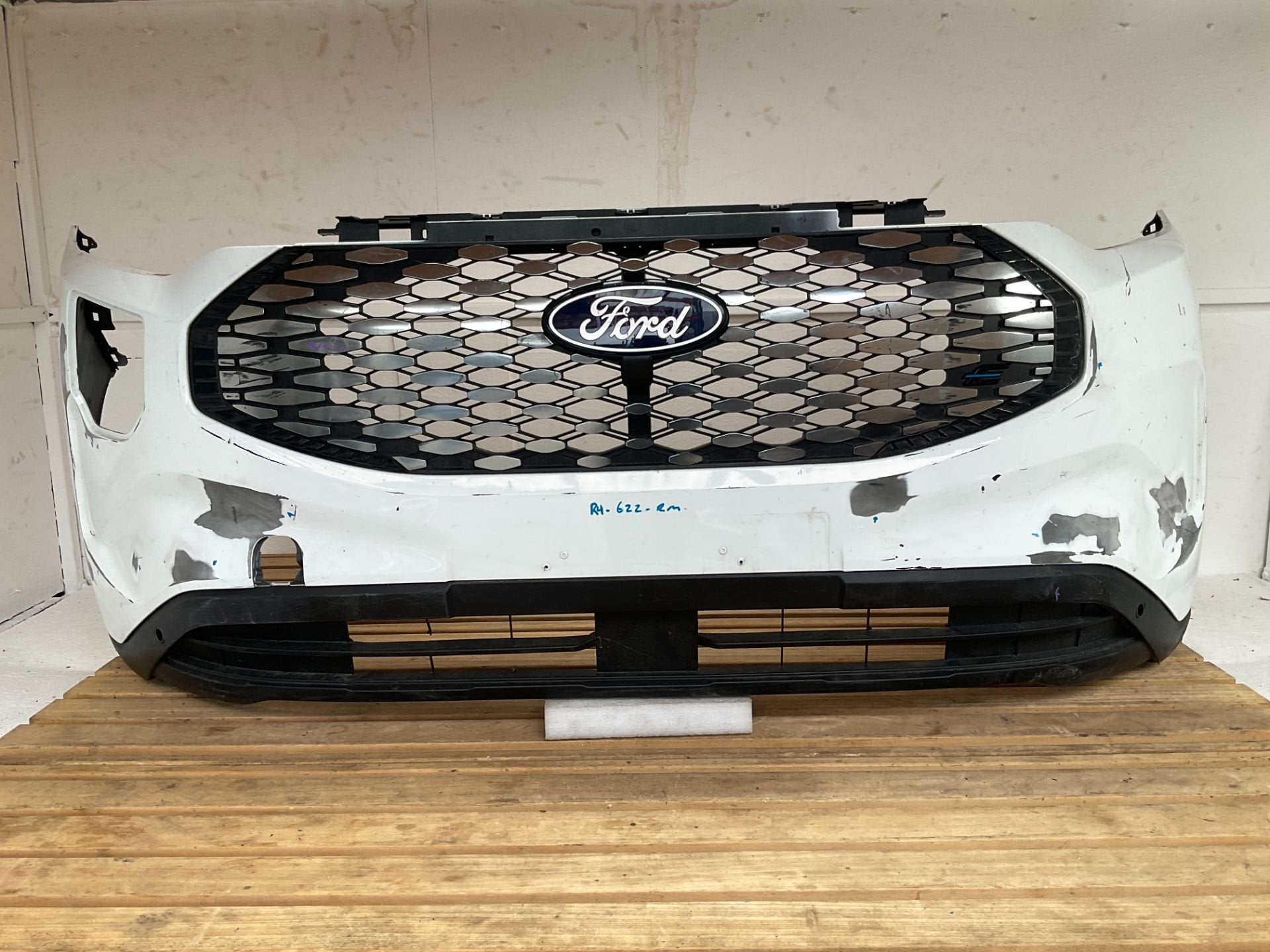 Pare-chocs avant Ford Transit Custom (2e g n ration) PZ3117B, Pare-chocs, Info@ford.com, Ford Motor Company, American Road 1
48126  Dearborn