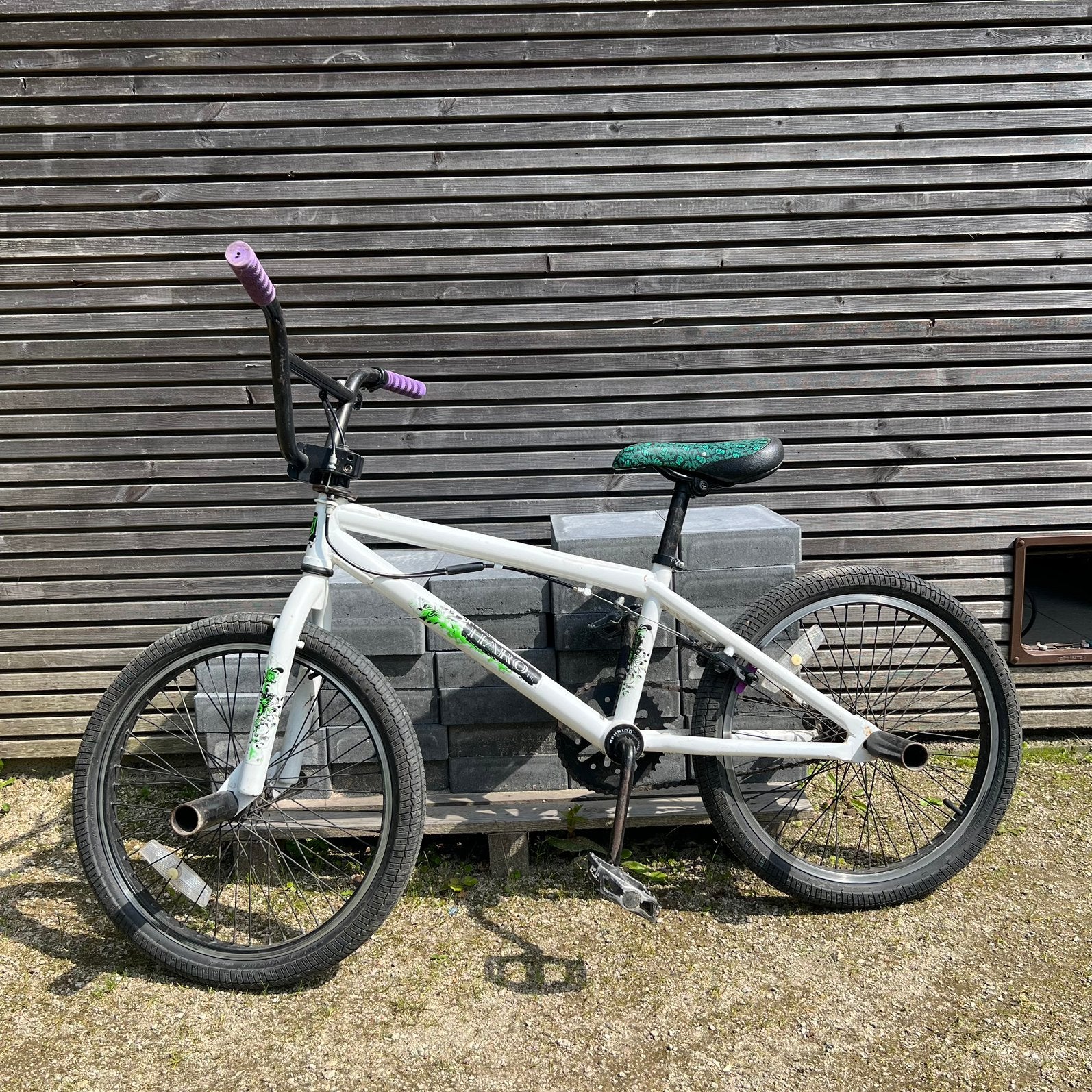 Witte BMX fiets met nieuwe handvaten en remblokken, Ophalen, Zo goed als nieuw