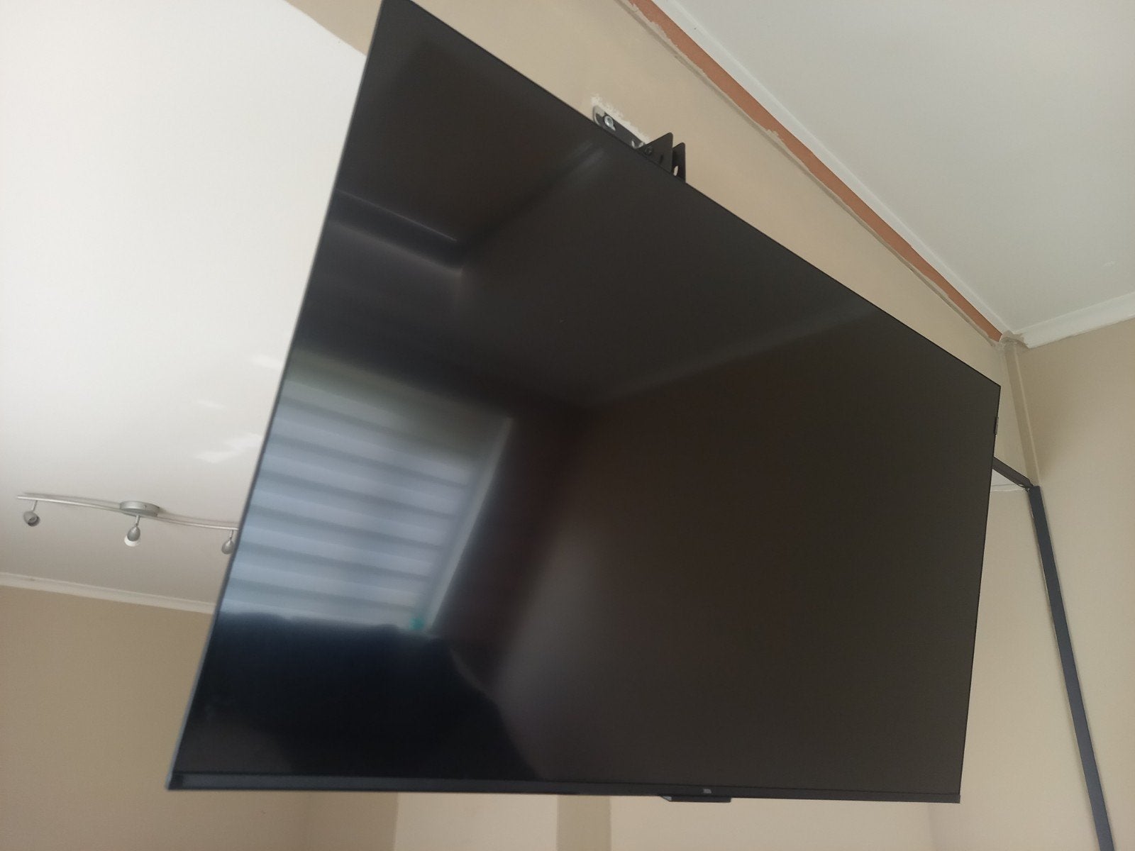 Het heeft er vanaf het begin al gehangen, dus er zit geen kr, Audio, Tv en Foto, Overige Audio, Tv en Foto, Ophalen