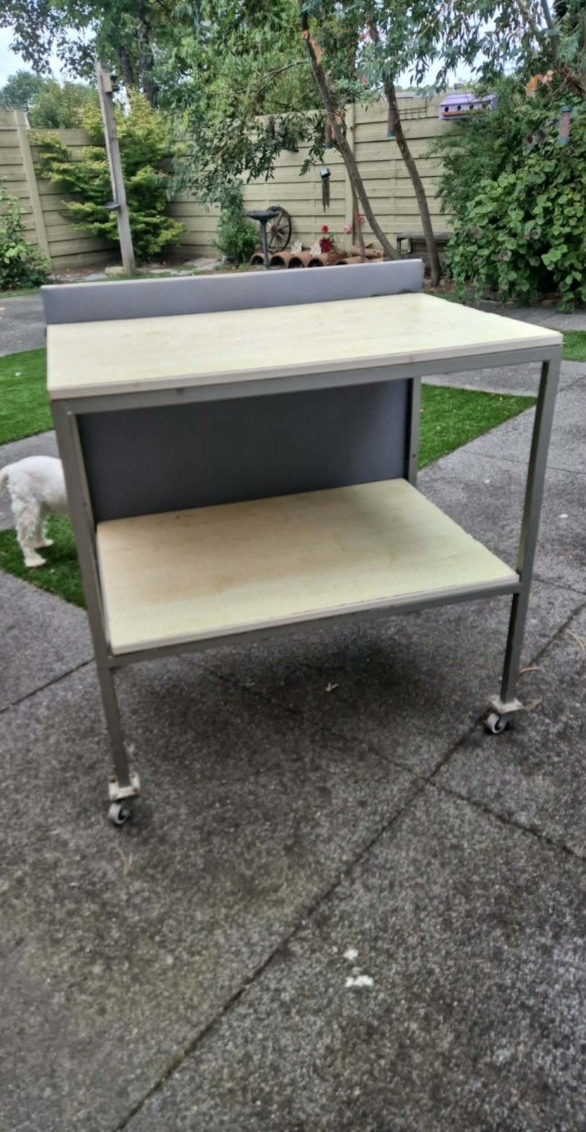 Roltafel, werktafel op wielen, Ophalen