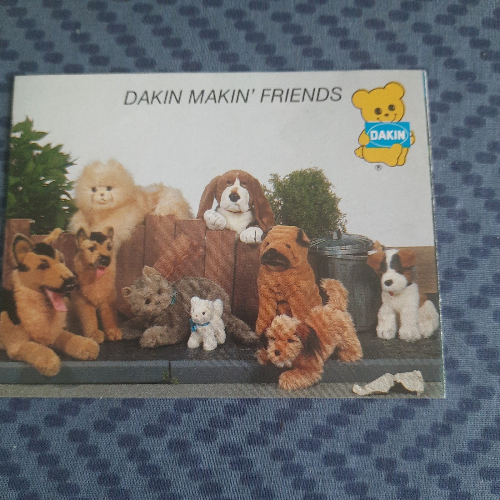 Peluches DAKIN * Brochure vintage * vers 1977 * BON ÉTAT *, Livres, Catalogues & Dépliants, Enlèvement, Comme neuf, Dépliant