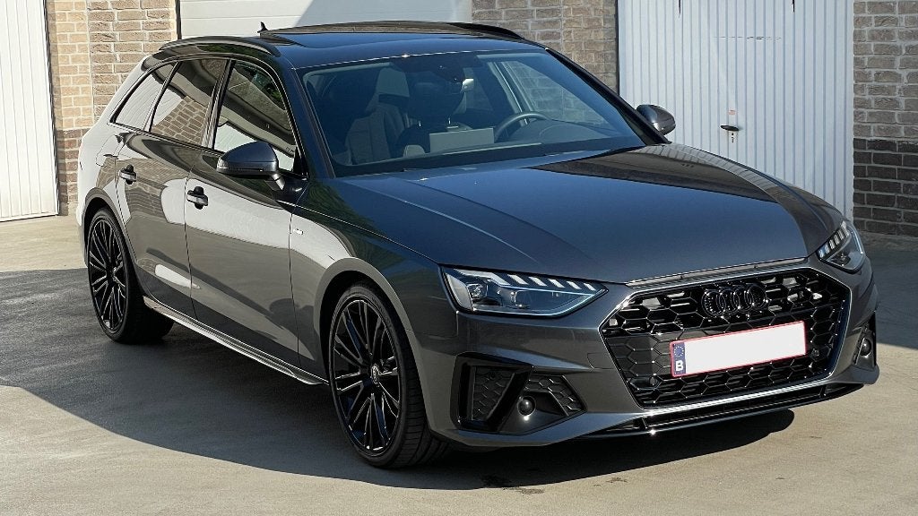 Audi A4 Avant 35 TFSI Business Black Edition Full S-Line, Auto's, Dealer onderhouden, 1984 cc, A4, Break