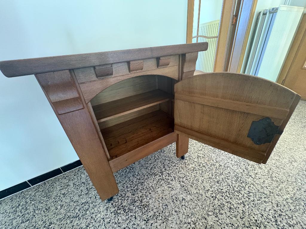 Kasten en stoelen, Ophalen