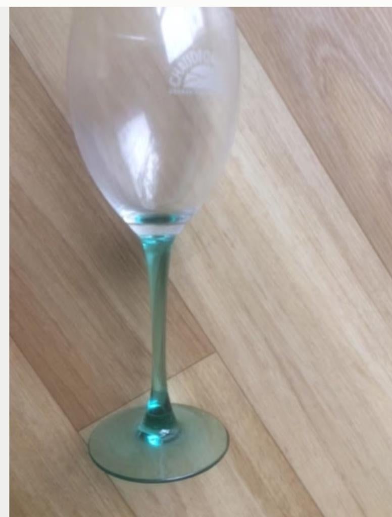 4 waterglazen, Ophalen of Verzenden, Zo goed als nieuw