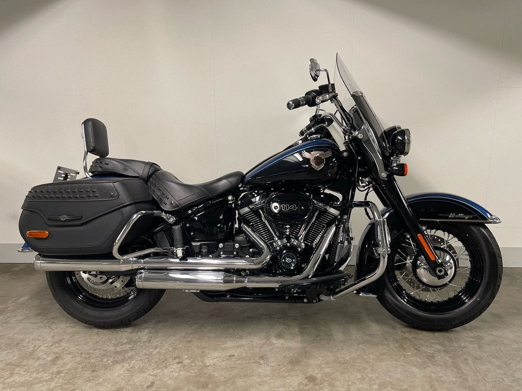 Harley-Davidson Cruiser SOFTAIL FLHCSANV HERITAGE CLASSIC AN, Harley-Davidson, Customerservices@harley‑davidson.com, 3700 West Juneau Avenue
WI 53208  Milwaukee, US