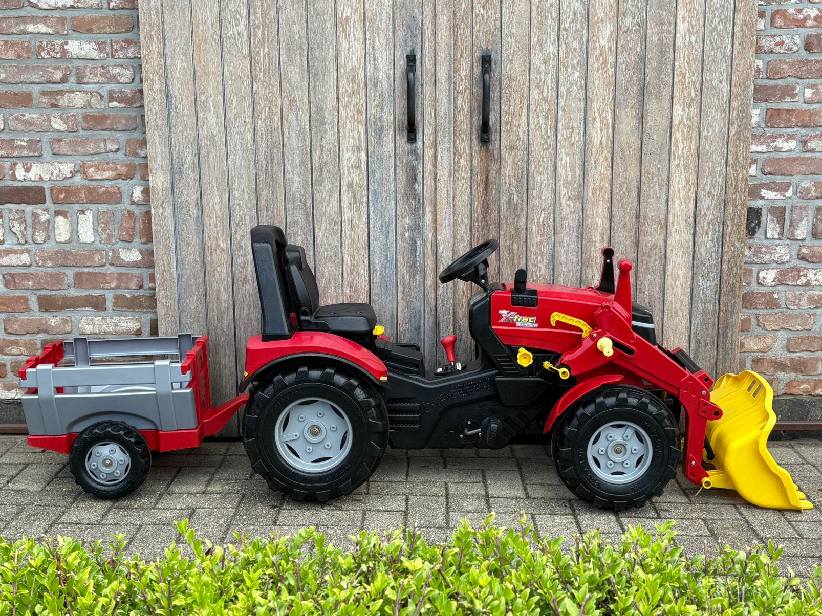 tractor met frontlader versnellingen vrijloop en kat, Enlèvement ou Envoi, Comme neuf, Véhicule à pédales