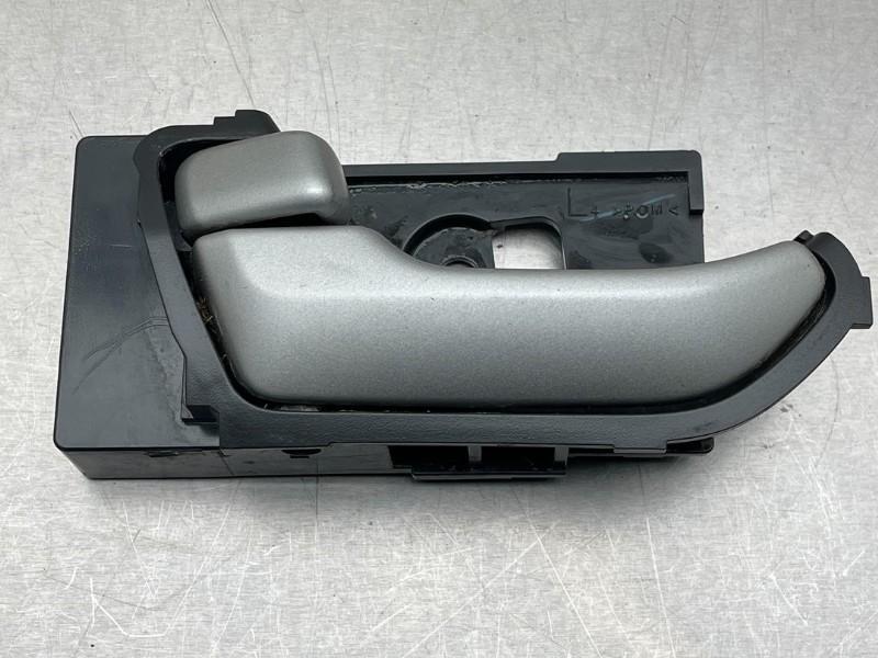 PORTIERGREEP BUITEN LINKS VOOR Isuzu D-Max (TFR / TFS), Auto-onderdelen, Gebruikt, Overige automerken, Dhr. M. Roggen, Voor