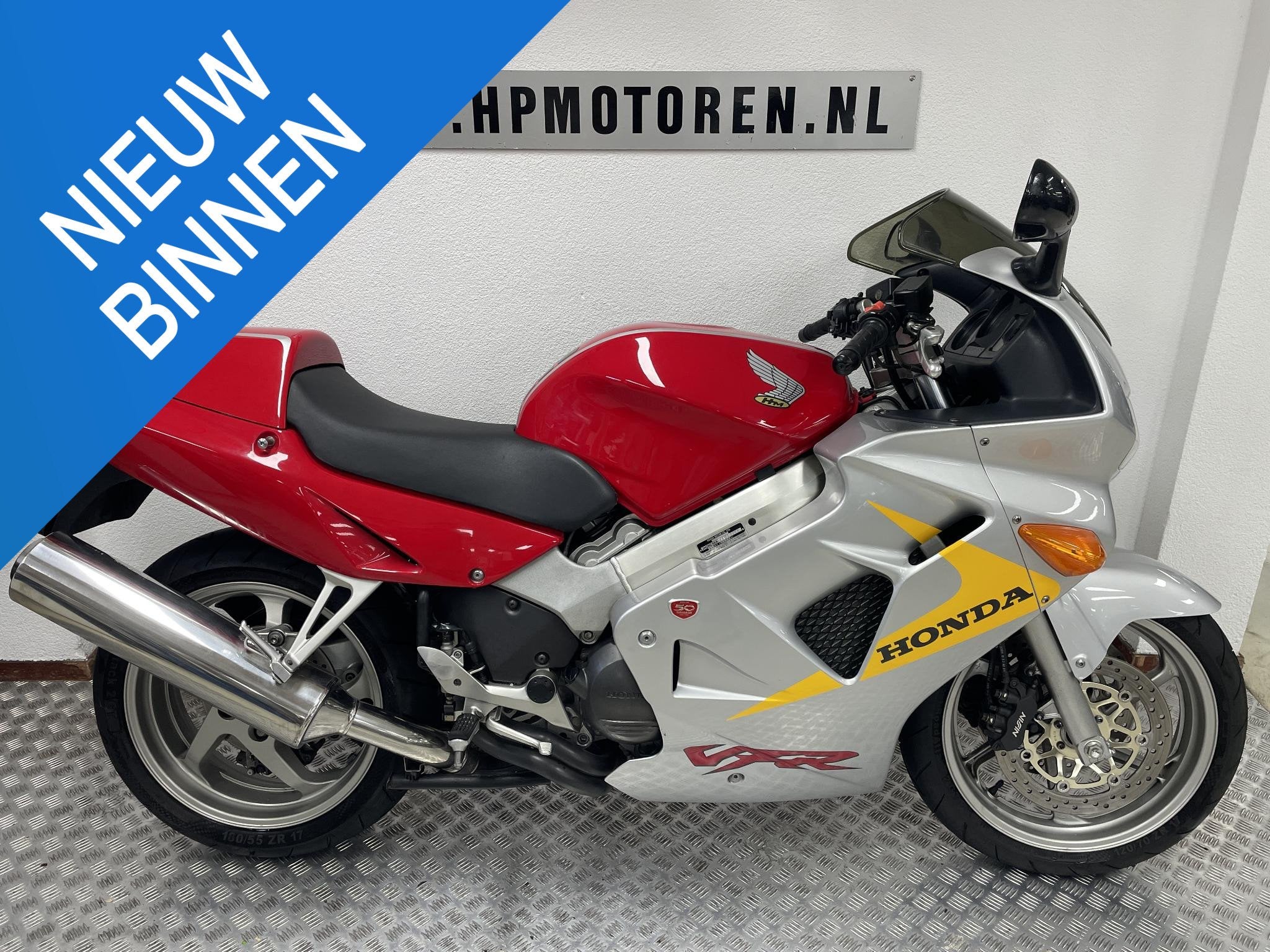Honda VFR 800 F FI 50 ANNIVERSARY LTD BOVAGGAR NIEUWSTAA, Motoren, Rivium Boulevard 222-11
2909 LK  Capelle aan den Ijssel, NL