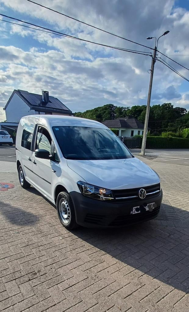 VW Caddy 2019 2.0L TDI 55KW 121.000KM, Auto's, Bestelwagens en Lichte vracht, Voorwielaandrijving, Volkswagen, Alcantara, Wit