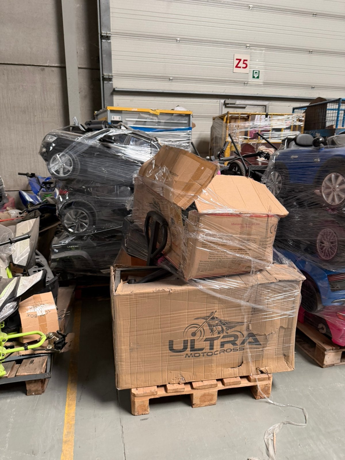 Partij 50+ kinderauto’s op accu (reparatie/kapotte+retouren, Kinderen en Baby's