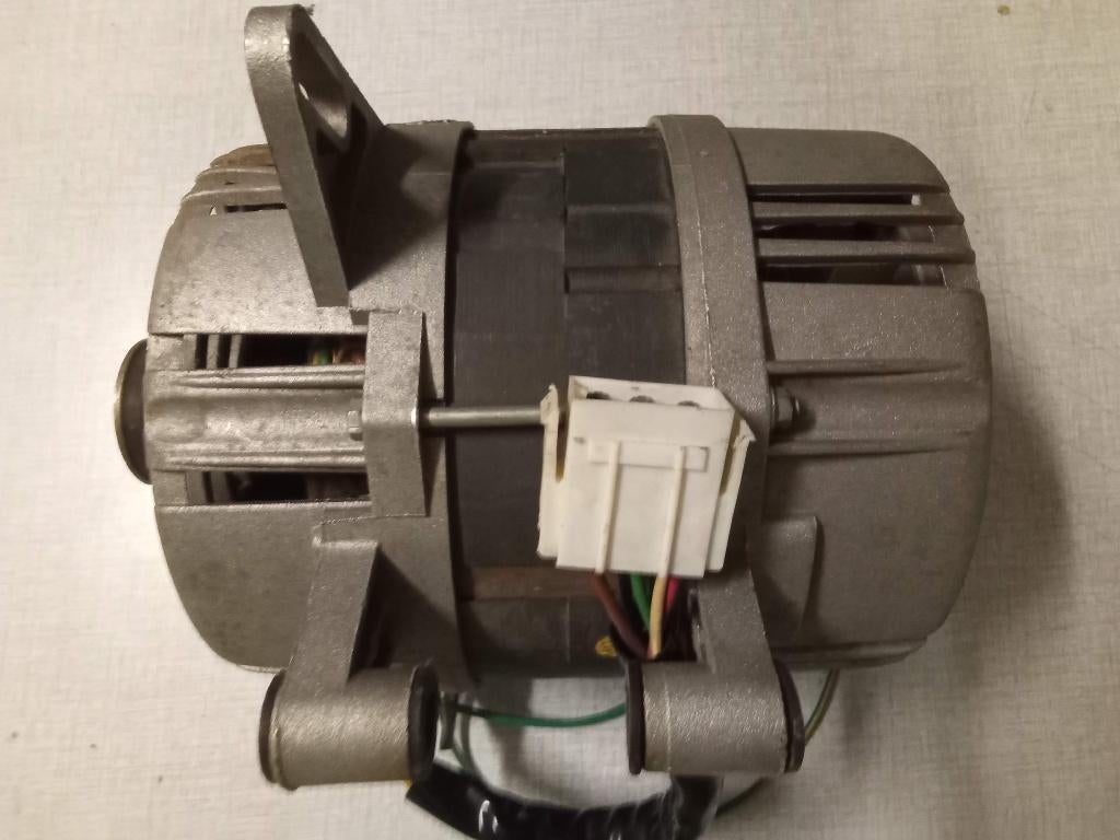 Moteur électrique 220 volts.THOMSON BRANDT, Enlèvement, Utilisé, Moteur électrique, 1800 tpm ou plus