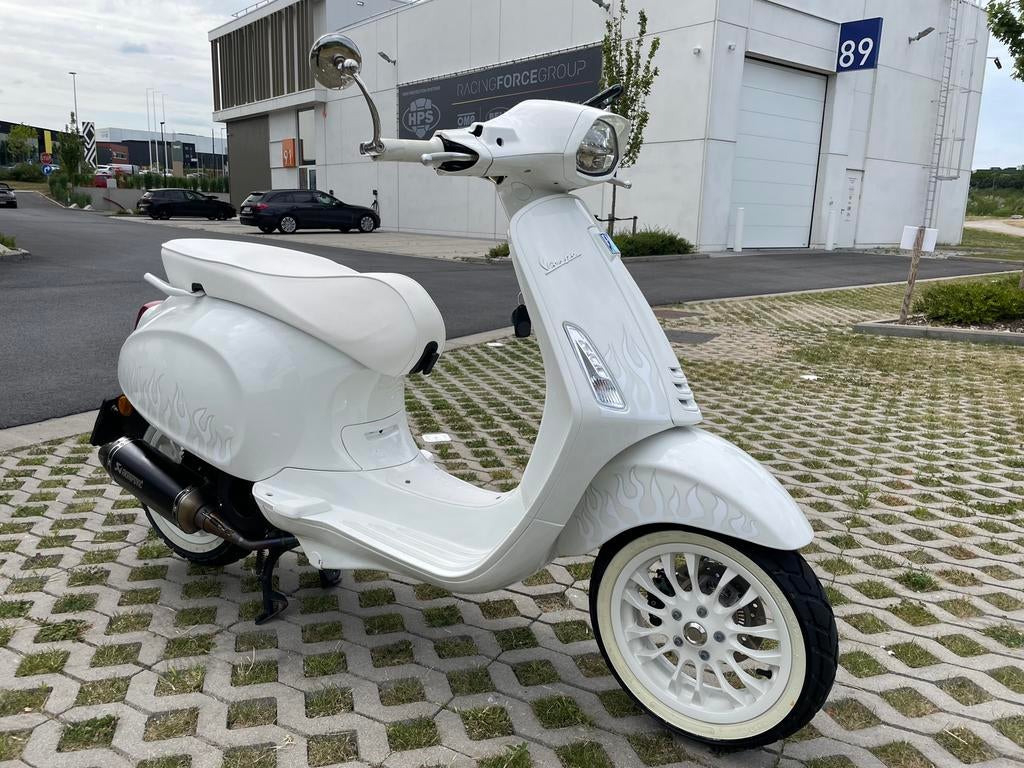 PIAGGIO VESPA 125 * 2022 * 800 km * Beperkte oplage, Motoren, Scooter, Bedrijf, 125 cc, 11 kW of minder