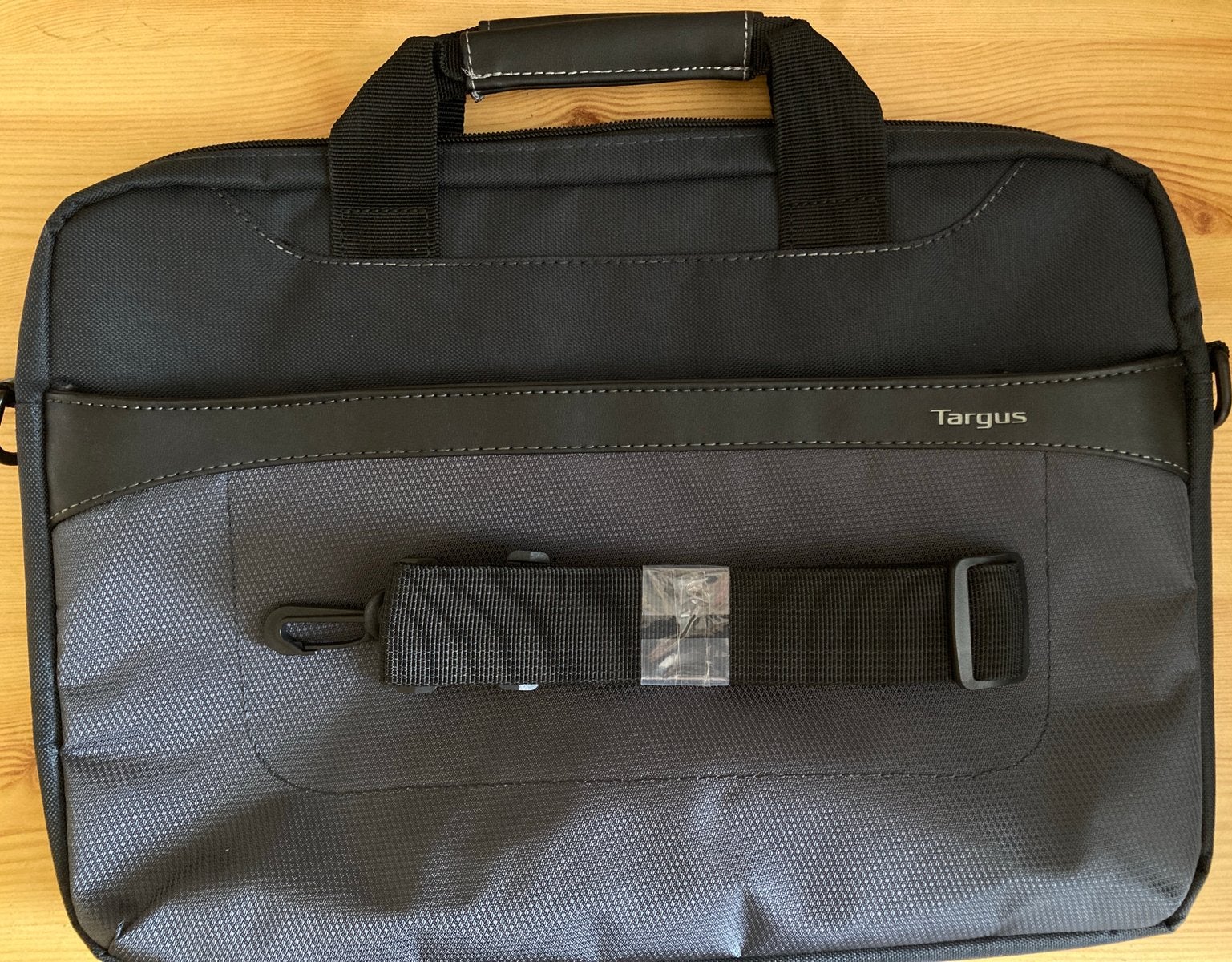 Nieuwe Targus Laptoptas 15.6 inch met strap, Computers en Software, 15 inch, Nieuw, Aktetas, Ophalen of Verzenden