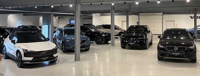 Volvo XC40 Momentum Pro + PANO DAK/TREKHAAK, Auto's, Volvo, Euro 6, Blauw, Bedrijf, https://public.car-pass.be/vhr/da25330c-b959-4102-bf24-8ffbca25ccd9
