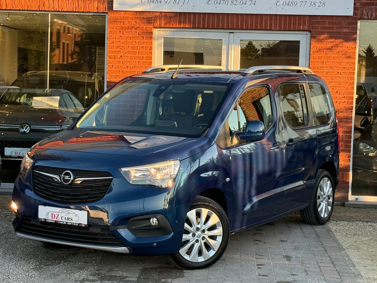 OPEL COMBO LIFE 1.2I 110PK |NAVI | CAMERA | APPLE CARPLAY |, Voorwielaandrijving, Dealer onderhouden, Navigatiesysteem, Blauw