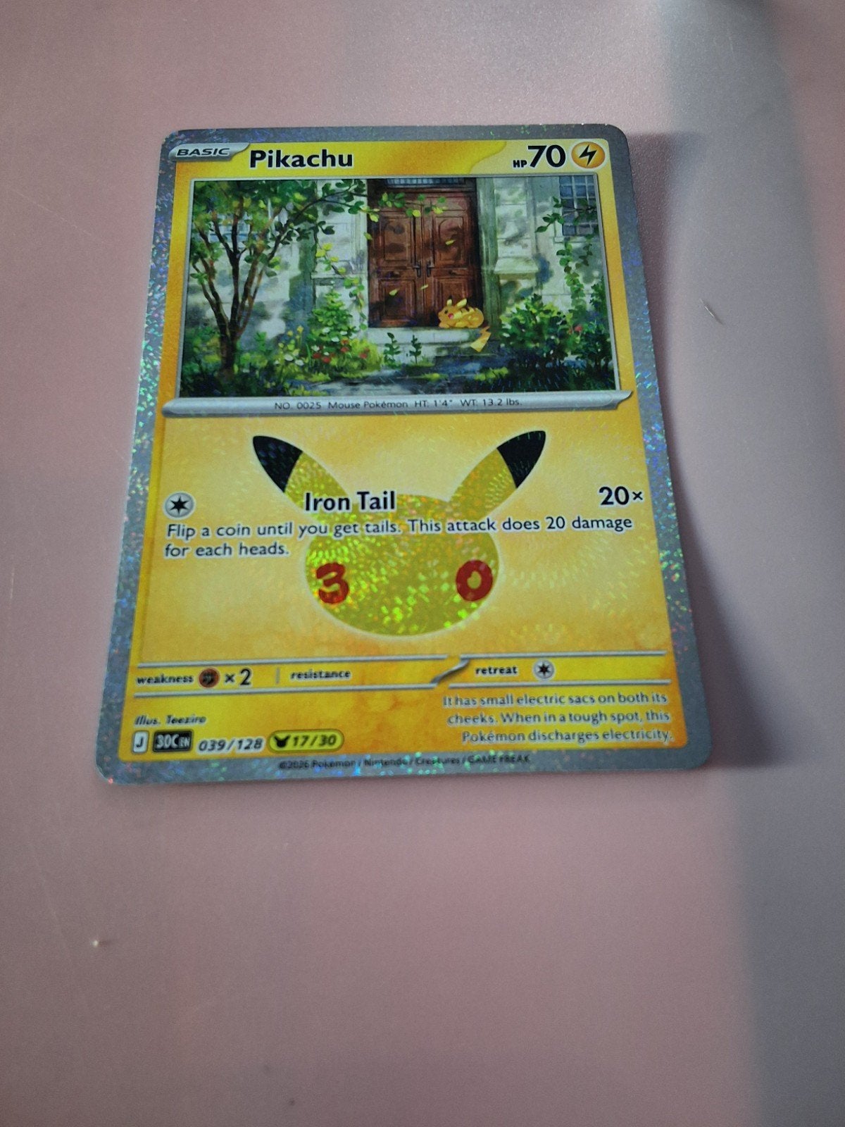Pikachu Holo (039/128) - 30e célébration (17/30) — Rare, Hobby & Loisirs créatifs, Enlèvement, Foil