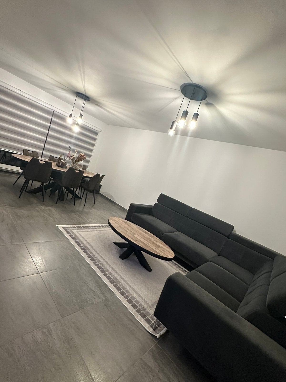 Woonkamer, zetel + eettafel +6 stoelen +salontafel +tapijten, Huis en Inrichting, Zetels | Complete zithoeken, Ophalen, Zo goed als nieuw