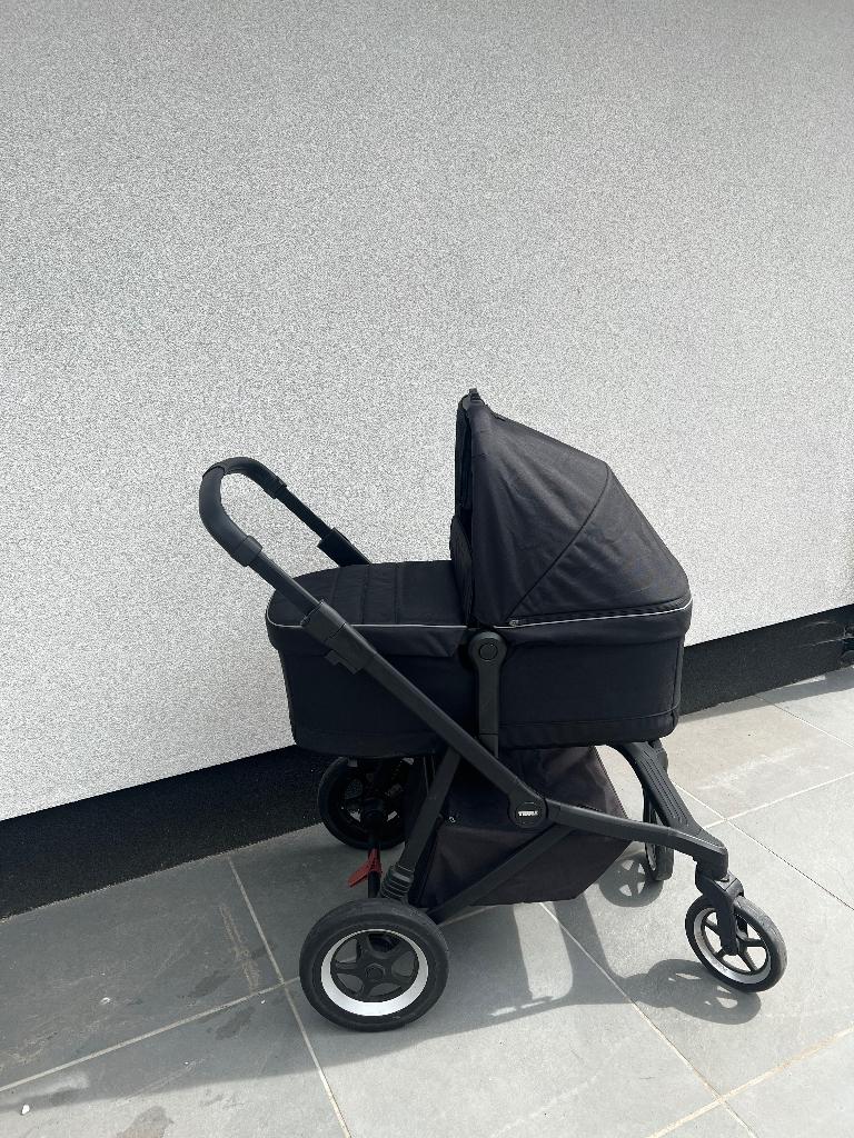 Thule Sleek kinderwagen, Kinderen en Baby's, Kinderwagens en Combinaties, Zo goed als nieuw, Verstelbare duwstang, Ophalen, Kinderwagen
