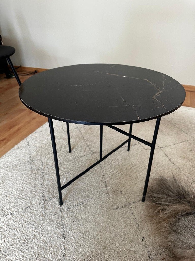 Zwart marmerlook tafeltje, Huis en Inrichting, Ophalen, 50 tot 100 cm, Rond, 50 tot 100 cm
