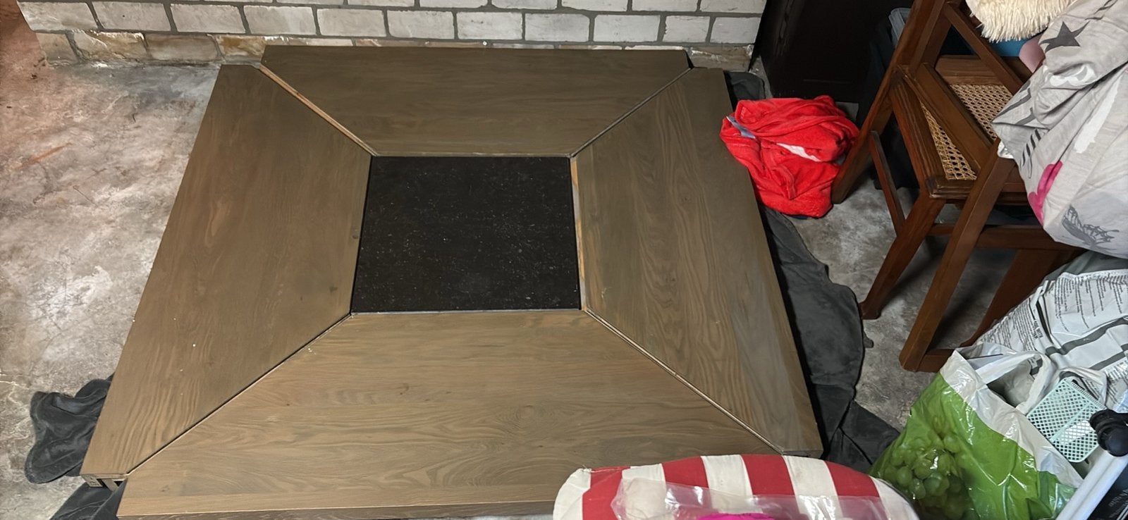 Vierkante eettafel met in het midden marmer, Ophalen, Gebruikt
