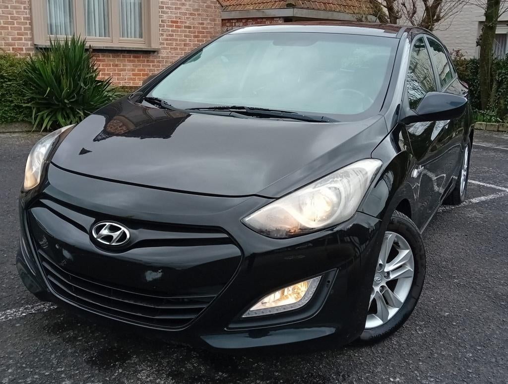 Hyundai - I 30 (1.6 diesel) Euro 5 B, Autos, Hyundai, Particulier, Achat, i30, ABS, Airbags, Air conditionné, Bluetooth, Air conditionné automatique