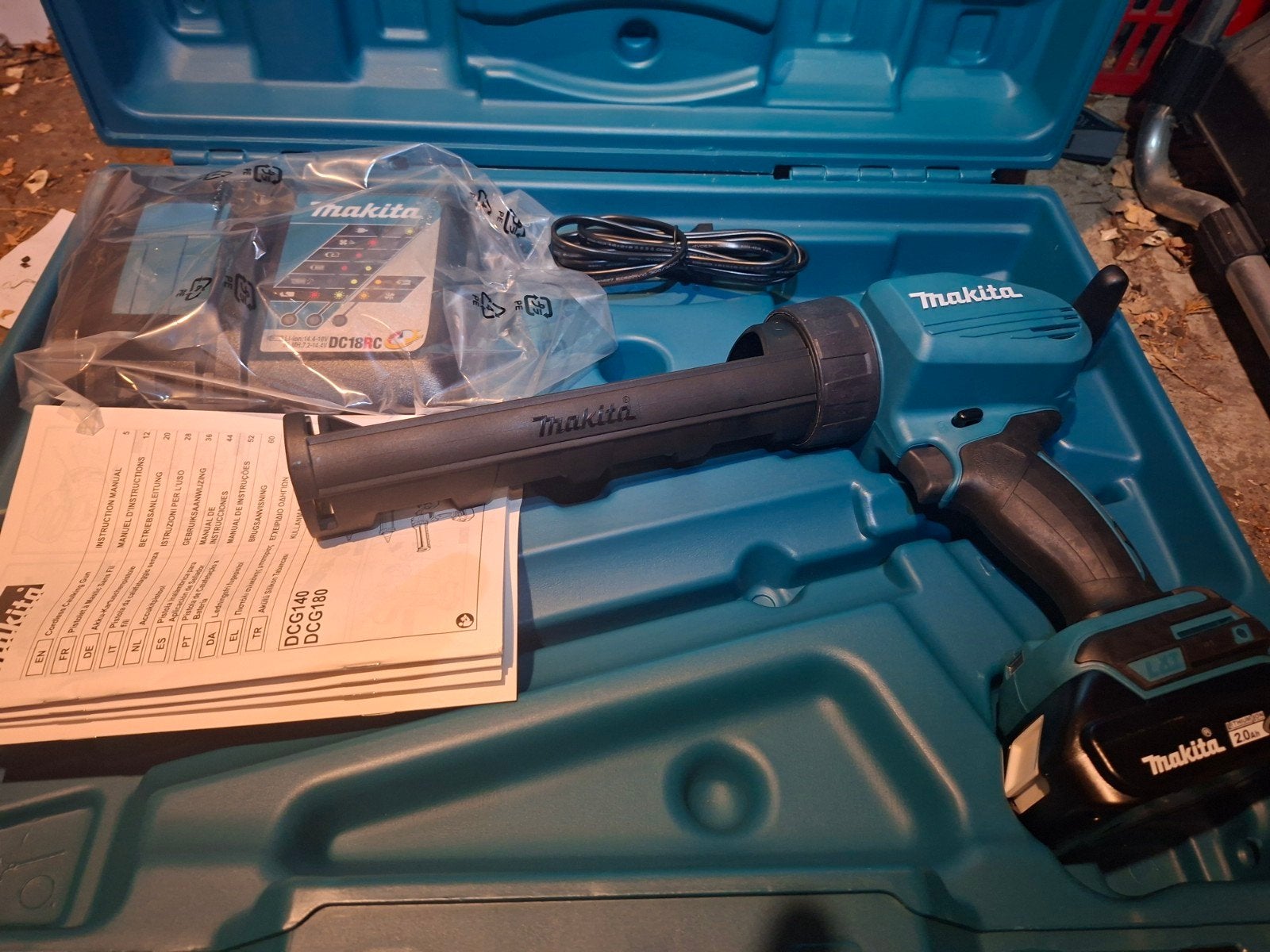 Makita kitspuit.met lader en accu., Ophalen, Nieuw