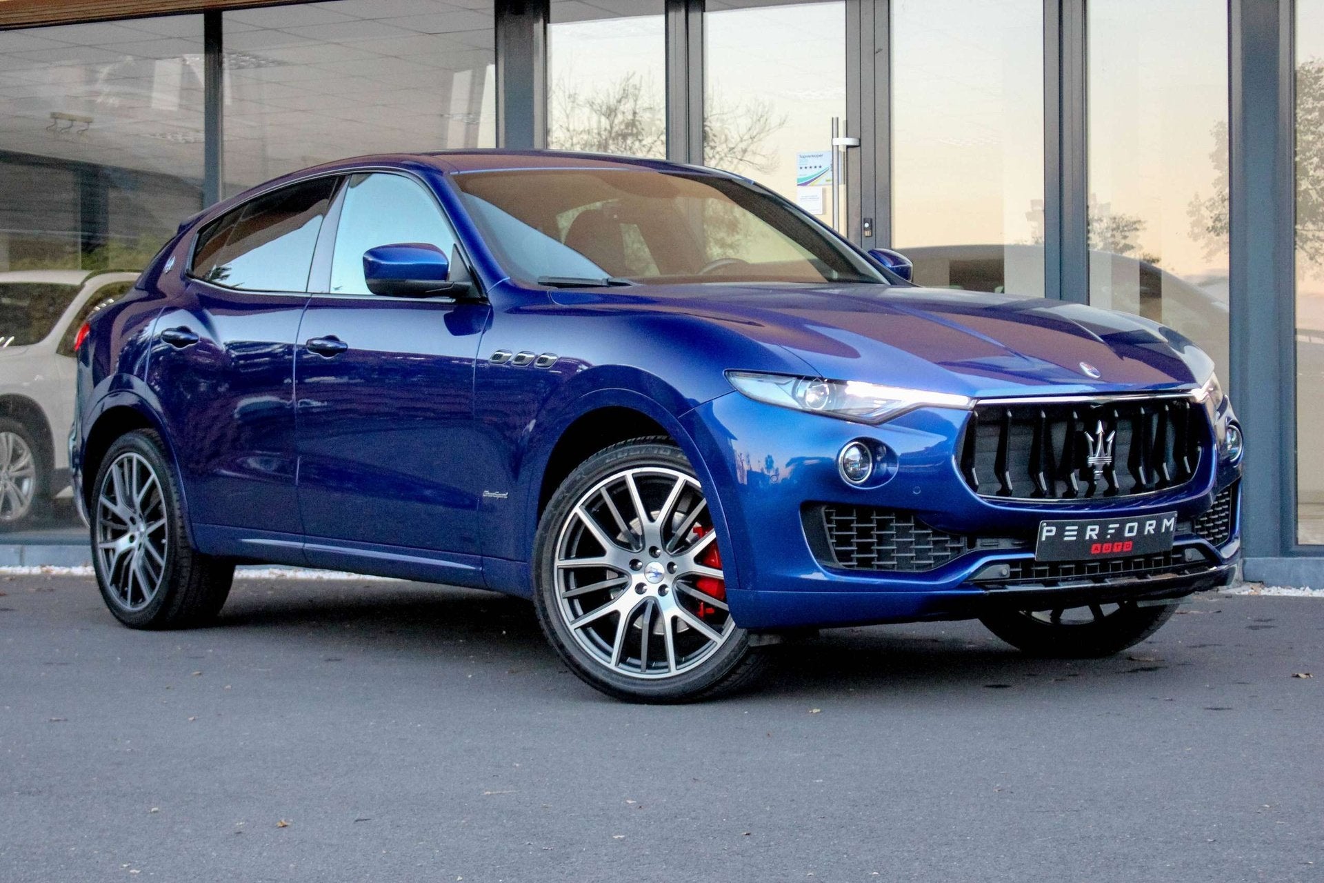 Maserati Levante 3.0 V6 Q4*GRANSPORT*350PK*LICHTE VRACHT*21%, Auto's, Automaat, Dealer onderhouden, Gebruikt, Bedrijf