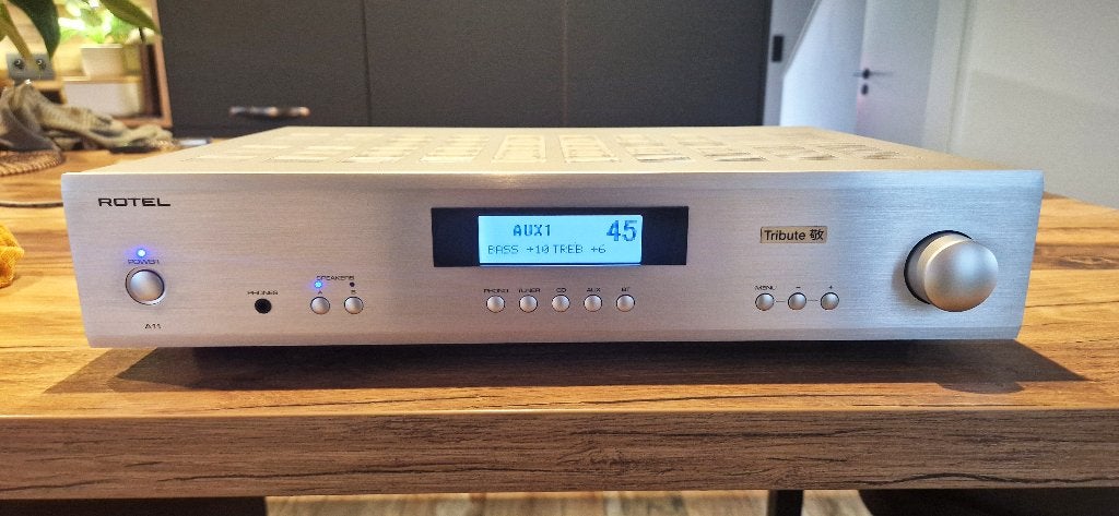 Amplificateur hi-fi Rotel A11 Tribute Argent., Autres marques, Moins de 60 watts, Enlèvement ou Envoi, Comme neuf