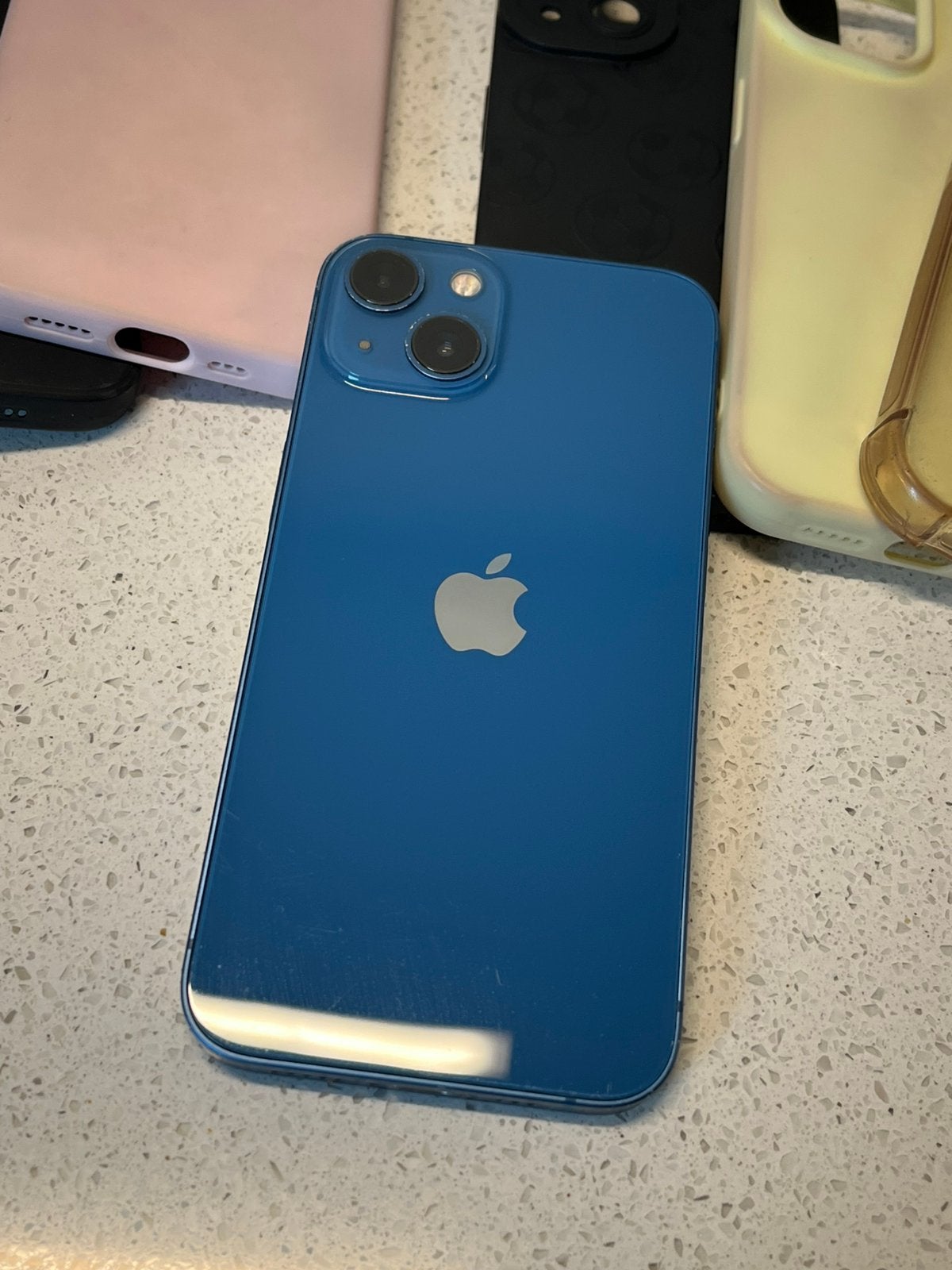 Blauwe Iphone 13 met gratis hoesjes, Ophalen of Verzenden, Zo goed als nieuw, IPhone 13