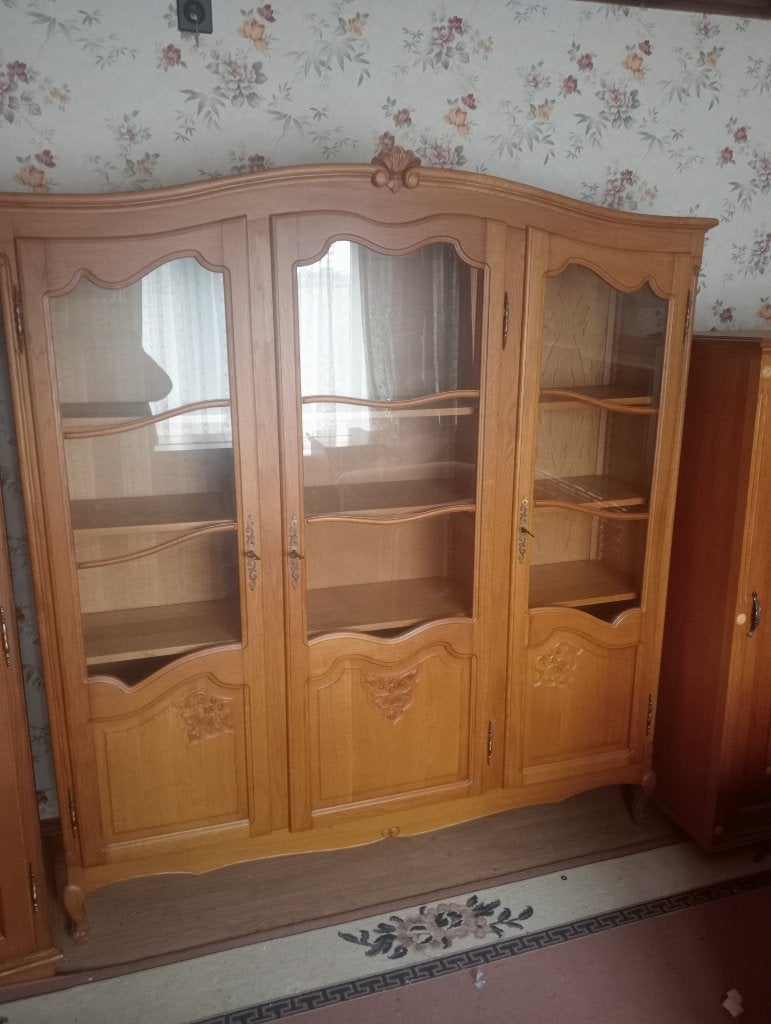 Vintage eiken vitrinekast Louis XV 3-deurs, Ophalen