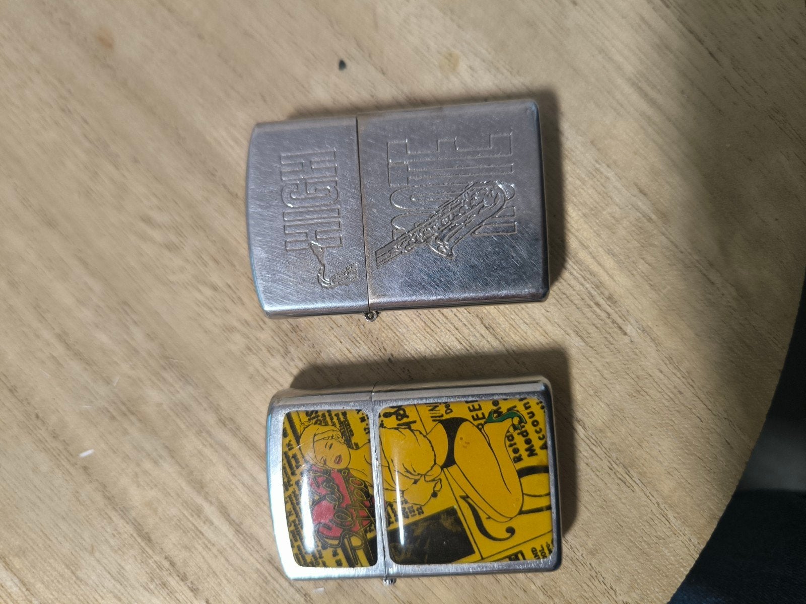 Lot de 2 briquets à essence CHAMP – Style Zippo, Collections, Articles de fumeurs, Briquets & Boîtes d'allumettes, Enlèvement ou Envoi
