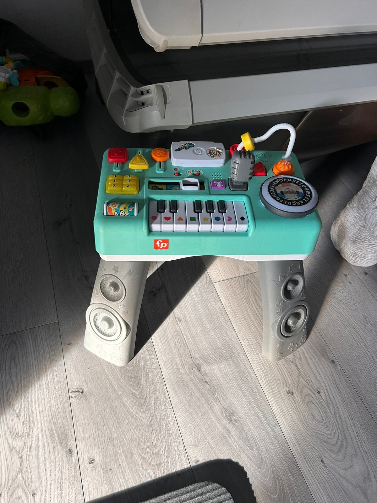 Dj tafel fisher price, Hobby en Vrije tijd, Modelbouw | Radiografisch | Auto's, Ophalen, Zo goed als nieuw