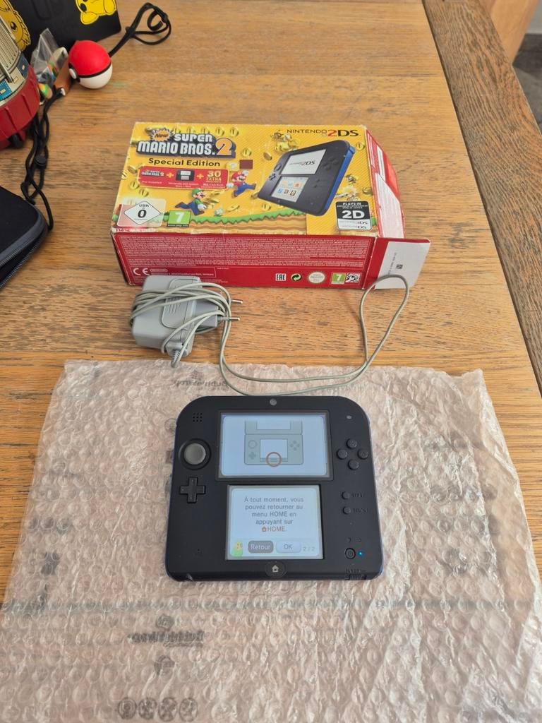 Nintendo 2ds en boîte, 2DS