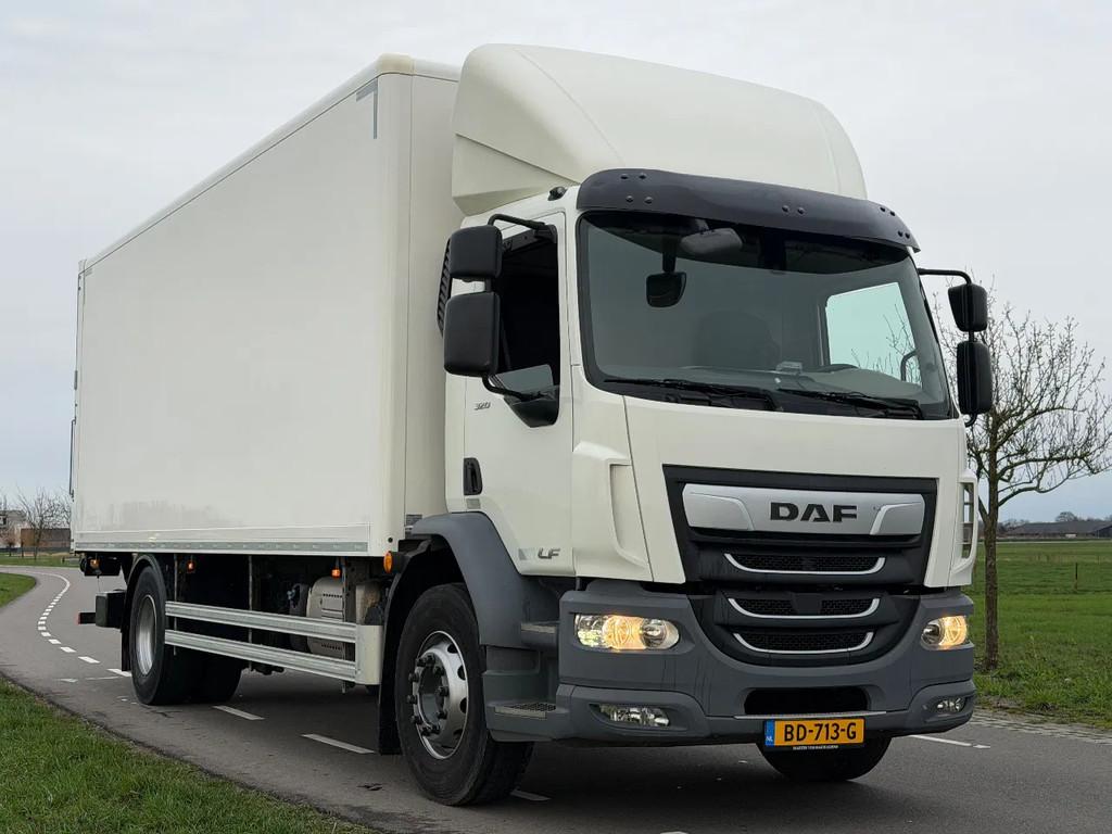 DAF CF 320 LF320.19 EURO6. 2021 Bakwagen met 3000kg Laadklep, Achat, Euro 6, Diesel, Automatique