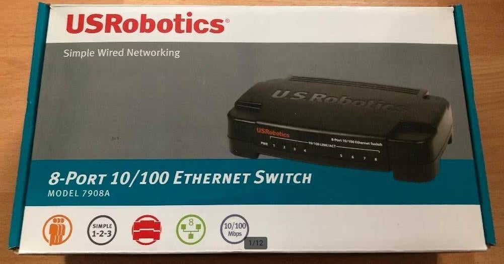 Us Robotics Ethernet switch 8-port (10/100Mbs) (USR7908), Computers en Software, Netwerk switches, Ophalen, Zo goed als nieuw