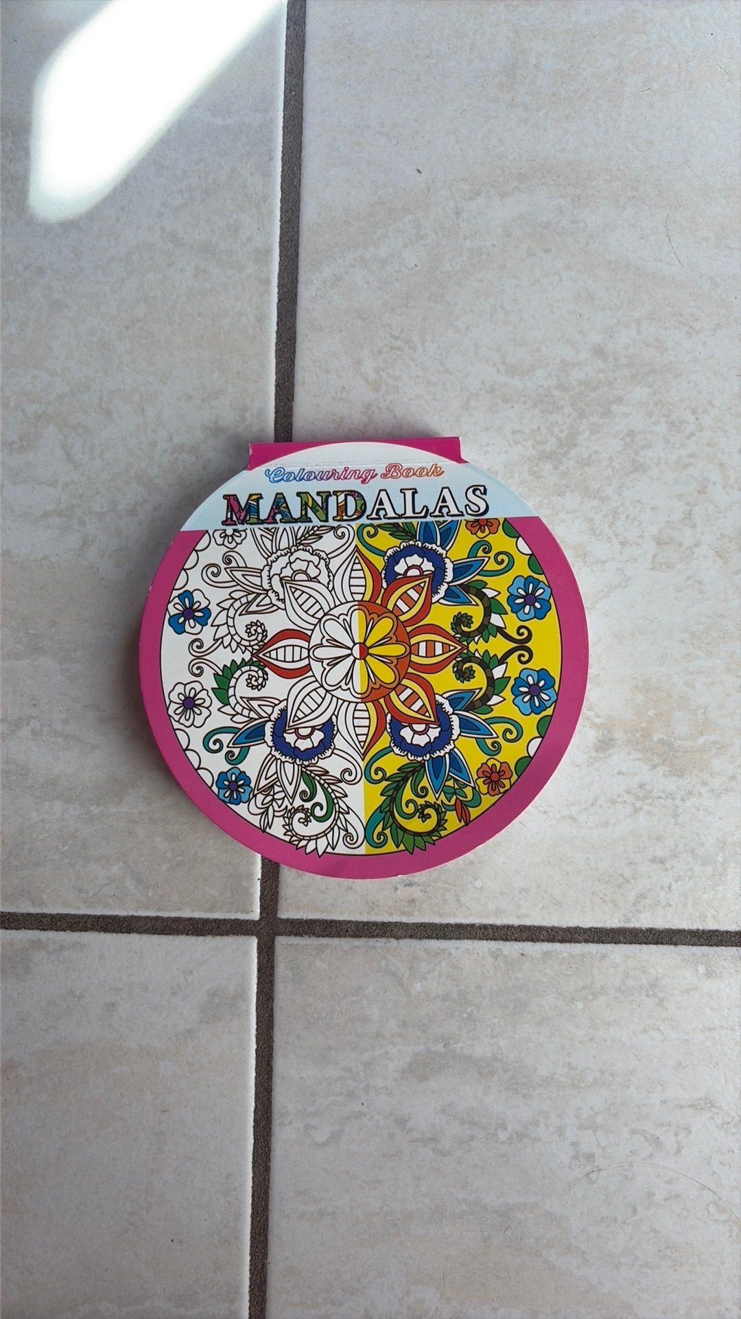 Cahier de coloriage Mandalas, Envoi, Comme neuf, Papier, Carnet de croquis ou à dessin