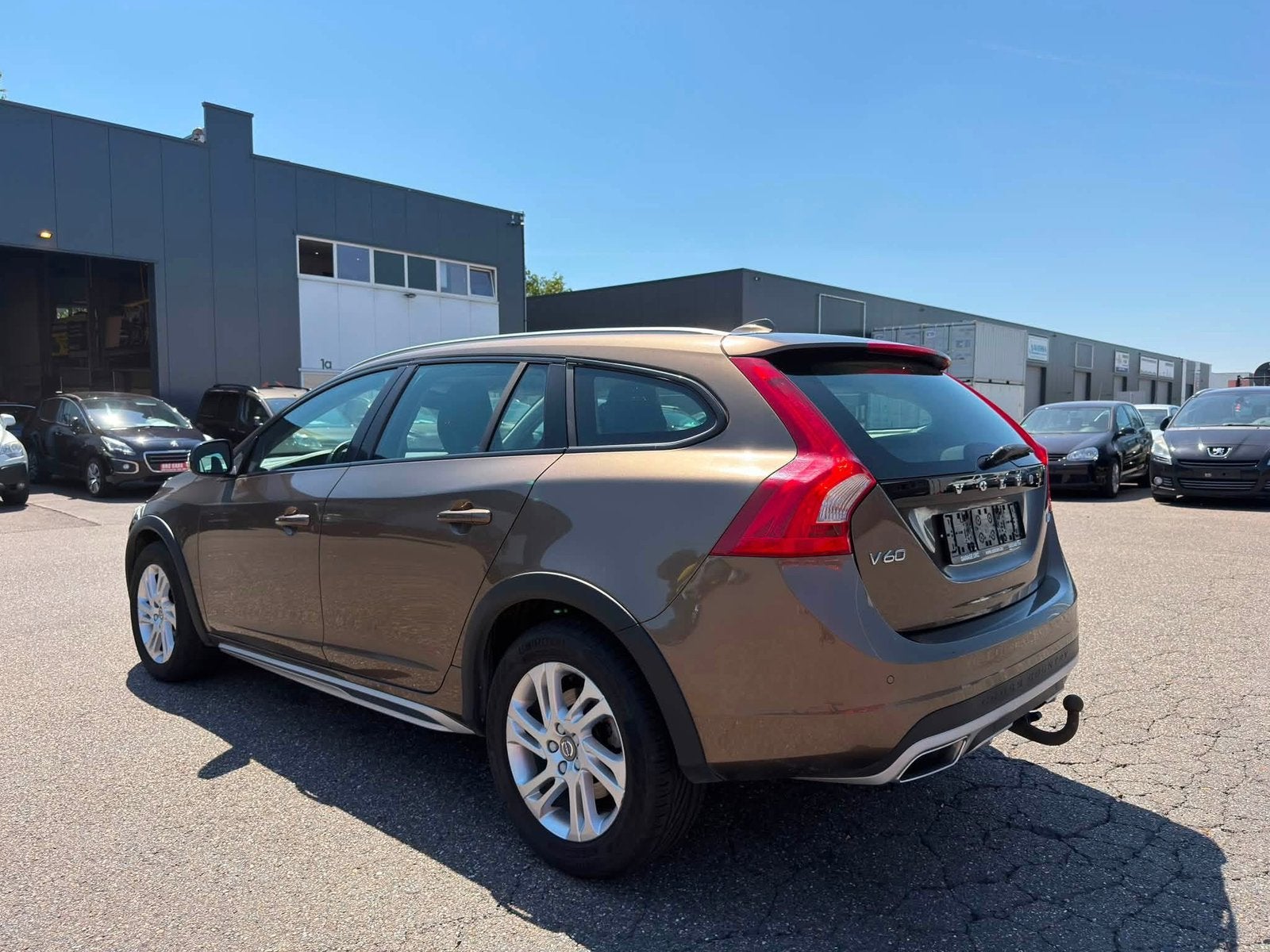 VOLVO V60 CROSS COUNTRY D3 2.0 DIESEL - 1er EIG - GARANTIE, Autos, Essai à domicile, Achat, Euro 6, Garantie prolongée