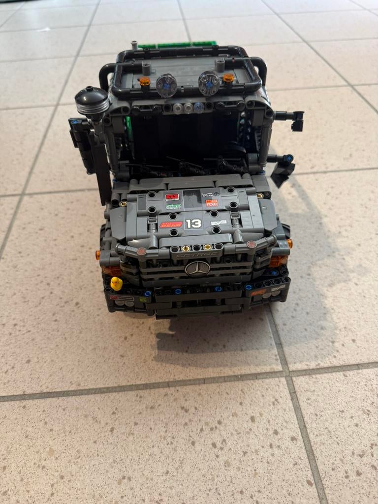 Mercedes vrachtwagen lego, Ophalen, Zo goed als nieuw