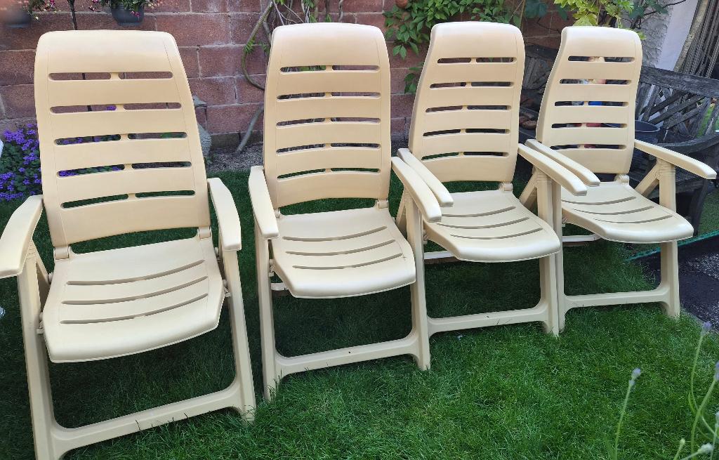 4 tuinstoelen okergeel, Ophalen, Gebruikt, Plastic, Verstelbaar