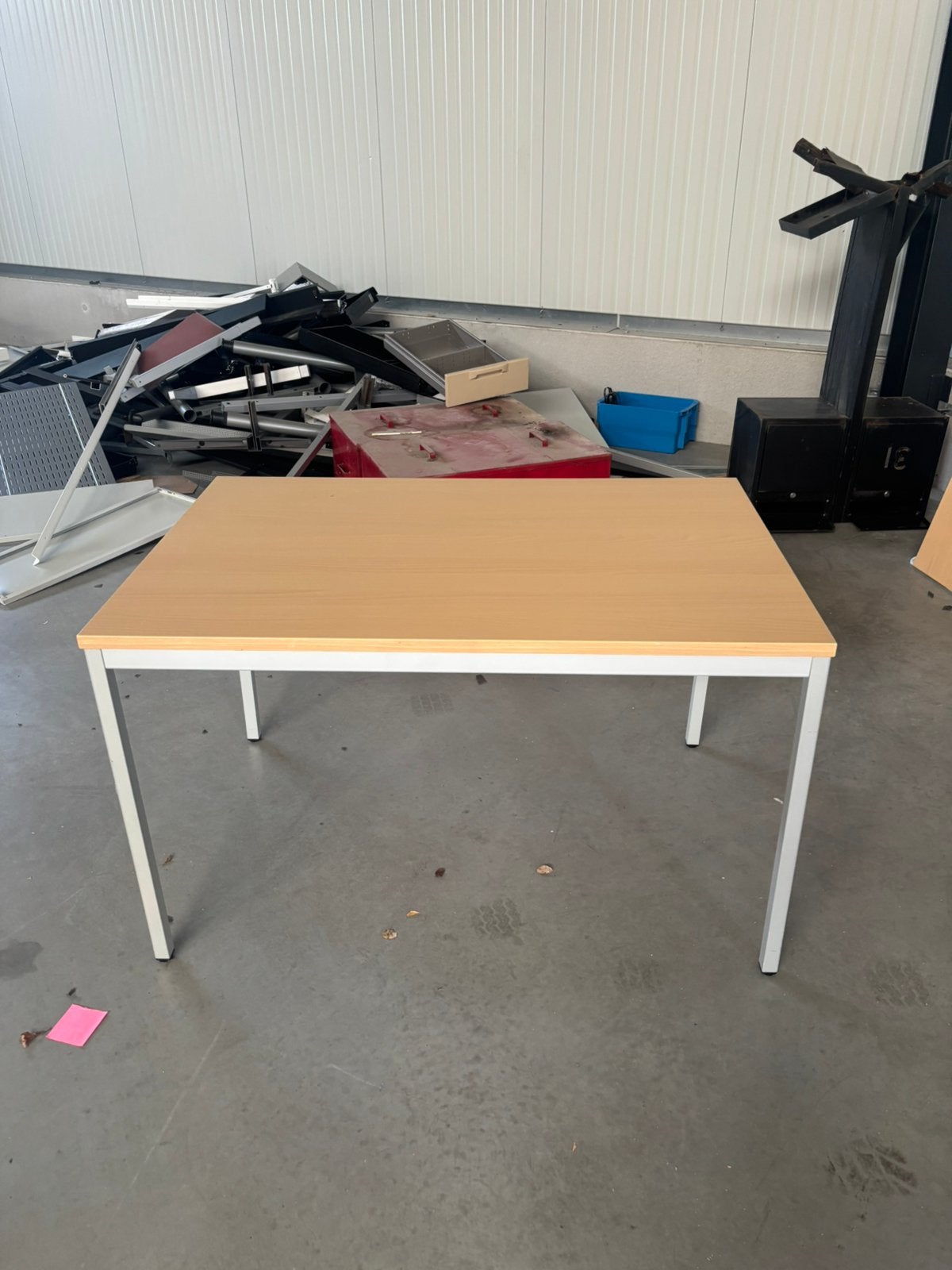 Table (120x60) en bois à pieds métalliques démontables, Enlèvement, Comme neuf, Bois