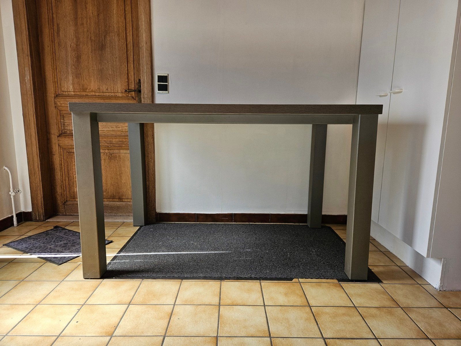 tafel incl. 2 krukken, Huis en Inrichting, Ophalen, Gebruikt, Inclusief barstoelen