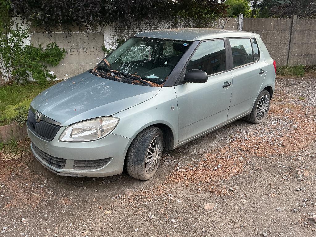 Skoda Fabia 12 tdi  gsm 0465572733, Autos, Skoda, Euro 5, Achat, Boîte manuelle, Noir