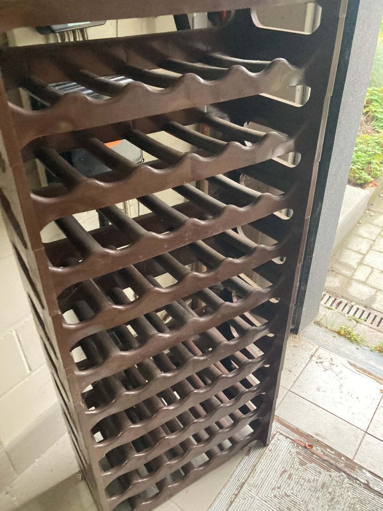 Casier à vin, Enlèvement, Utilisé