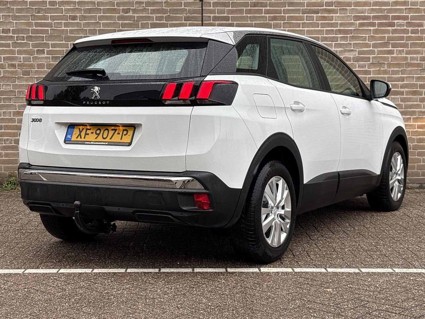 Peugeot 3008 1.2 PureTech Blue Lease Executive | Leder | Nav, Auto's, Peugeot, 118 g/km, Zwart, Wit, Bedrijf