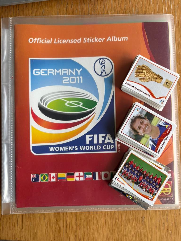Fifa Women’s WC 2011 Germany Panini Lot de 229 Stickers, Ophalen of Verzenden, Nieuw, Meerdere stickers