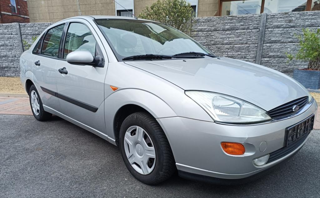 Ford focus 4 portes ghia Essence, Autos, Ford, Particulier, Focus, ABS, Airbags, Air conditionné, Verrouillage central, Vitres électriques