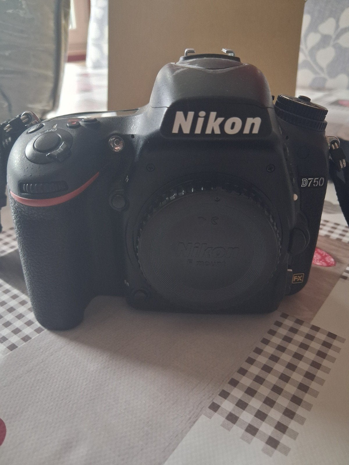 Nikon D750 + Sigma 24-70 f2.8 DG, TV, Hi-fi & Vidéo, Enlèvement, Comme neuf, Reflex miroir, Nikon