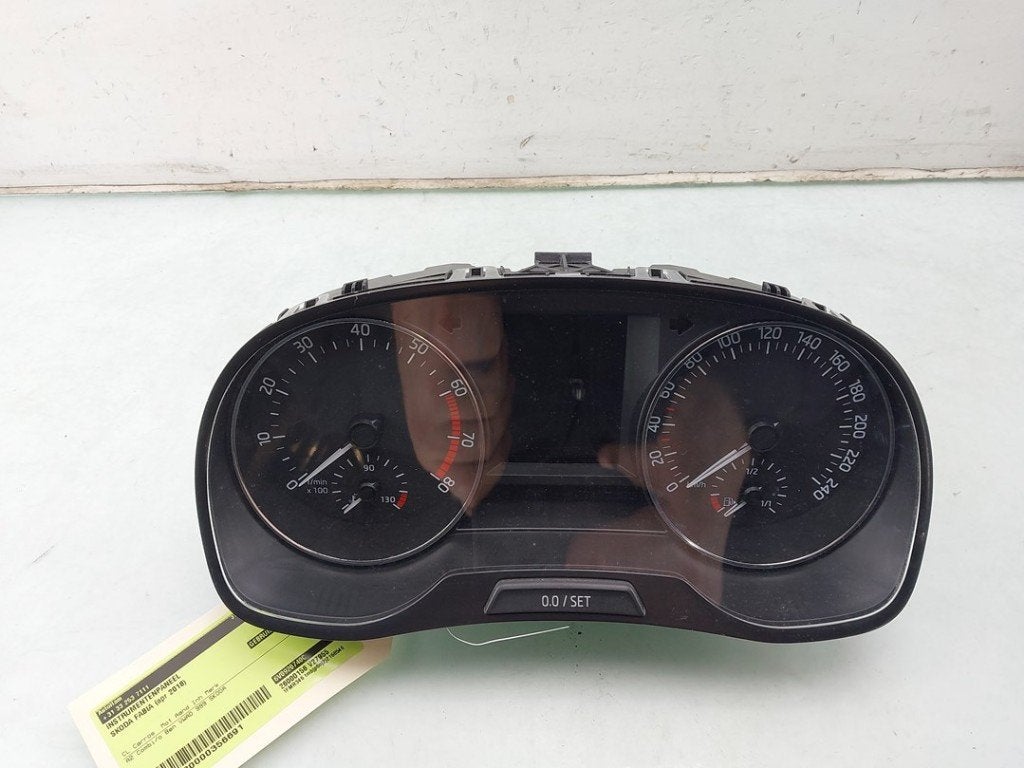 COCKPIT Skoda Fabia III Combi (NJ5) (|6V0920740C|), Gebruikt, Info@skoda-auto.de, Skoda, Max-Planck-Straße  3-5
64331  Weiterstadt, DE