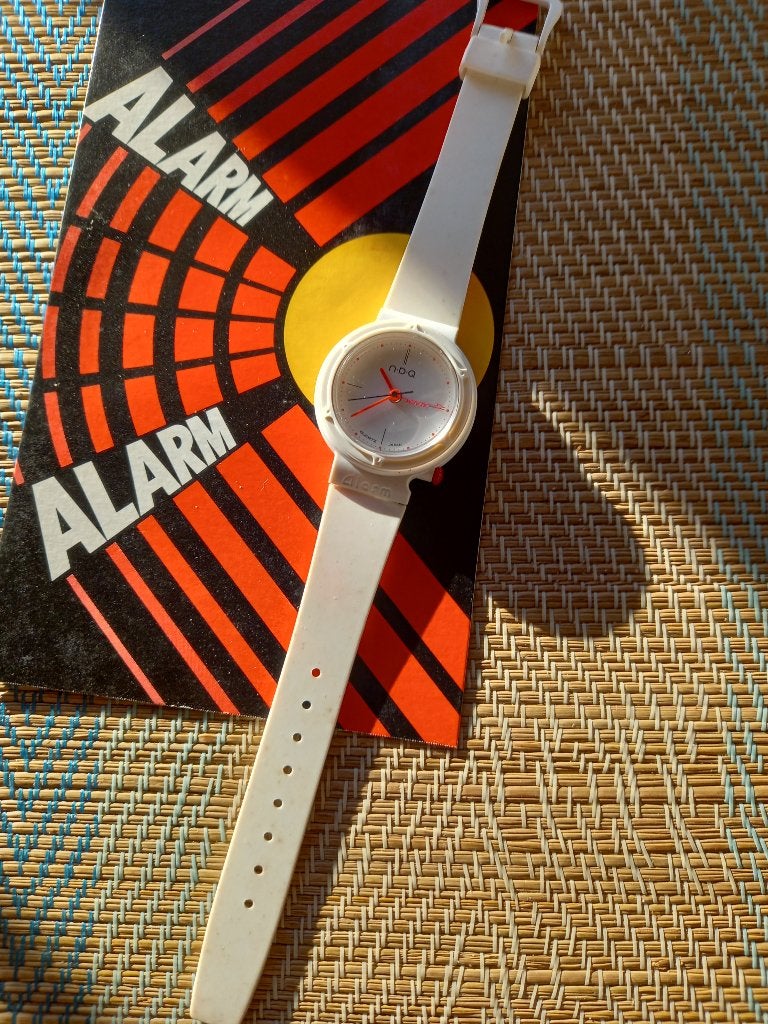 Japans horloge met alarm, Ophalen